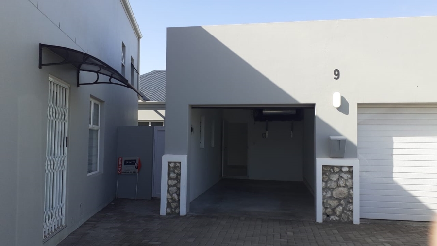 To Let 4 Bedroom Property for Rent in Laguna Sands Western Cape
